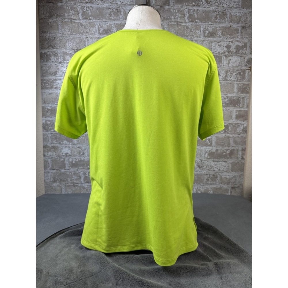 Lululemon Shirt Womens 10 Neon Green Short Sleeve Split Hem Athletic Gym Top - Picture 2 of 7
